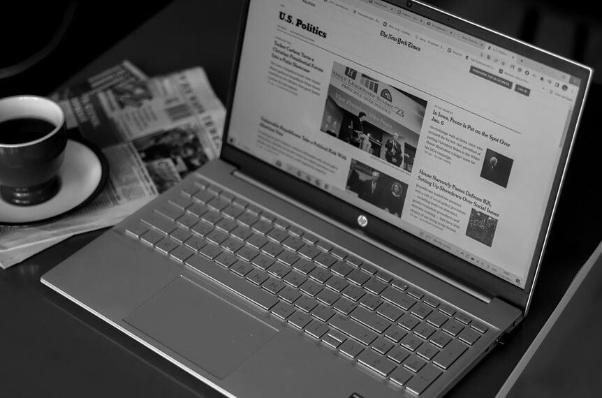 technology enhances online journalism